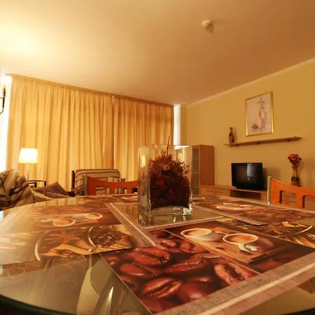 Menada Andalusia * Elenite