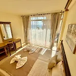 Menada Andalusia Апартаменты Елените