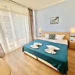 Menada Andalusia Апартаменты