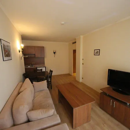 Menada Andalusia Елените