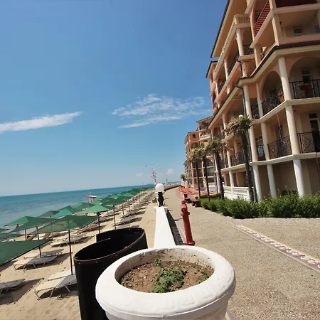 Menada Andalusia Елените