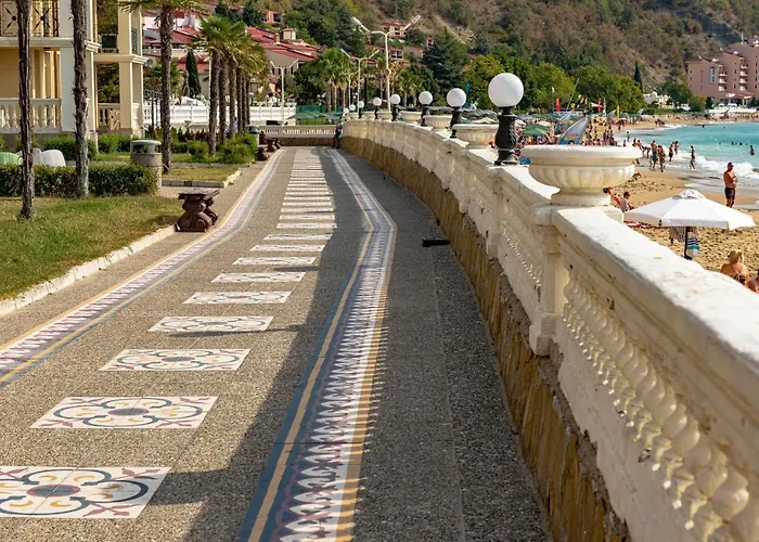 Menada Andalusia Elenite