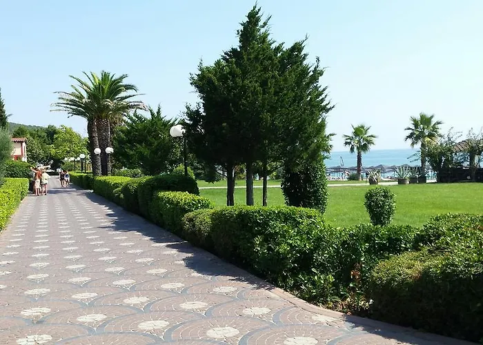 Menada Andalusia * Elenite